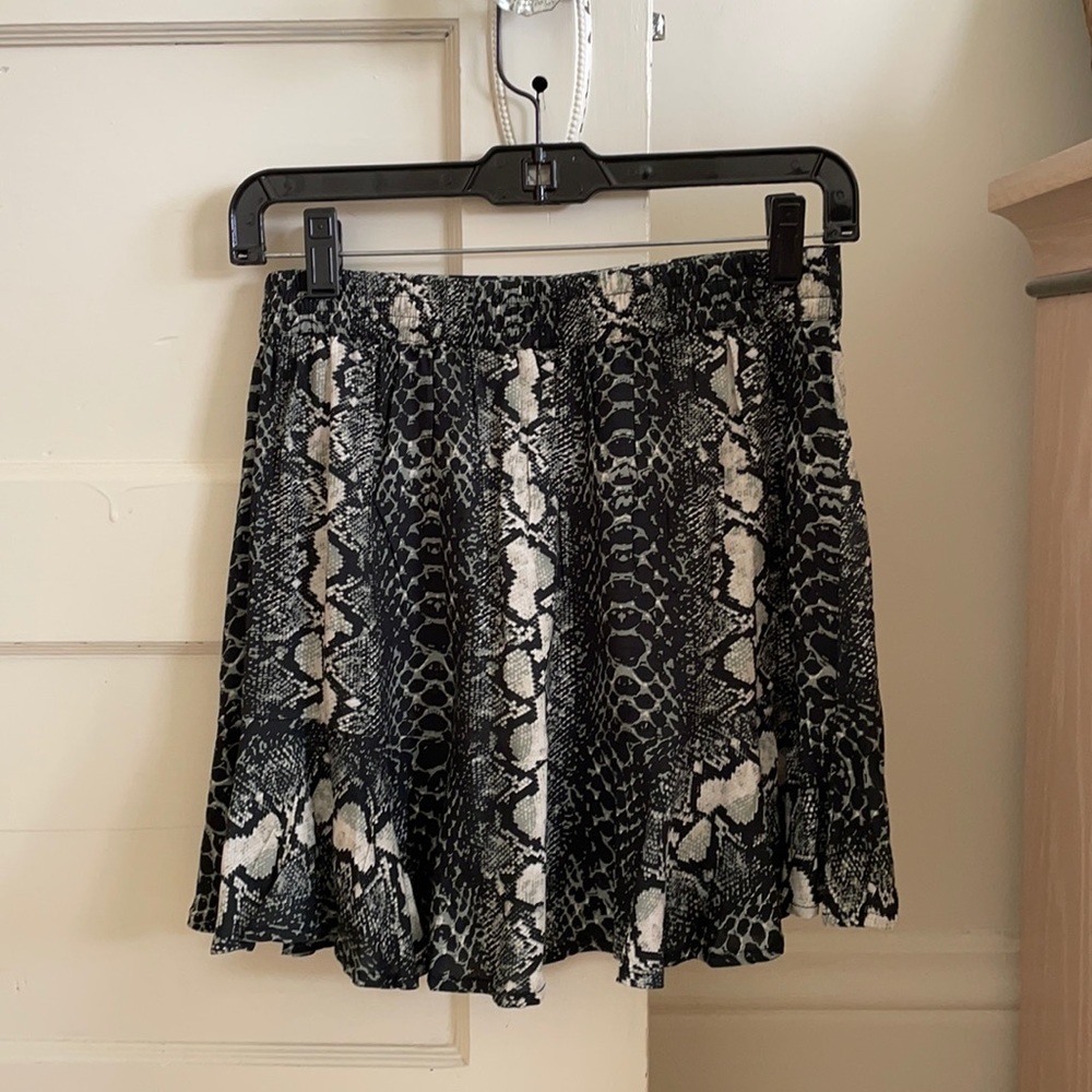NWT Kivarti Tangara Snakeskin Miniskirt ✨ - Picture 3 of 3